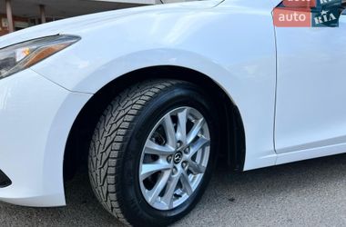 Седан Mazda 3 2015 в Ірпені