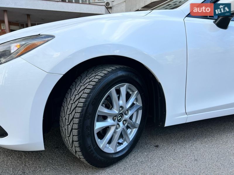 Седан Mazda 3 2015 в Ірпені