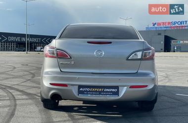 Седан Mazda 3 2012 в Днепре