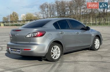 Седан Mazda 3 2012 в Днепре