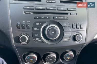 Седан Mazda 3 2012 в Днепре
