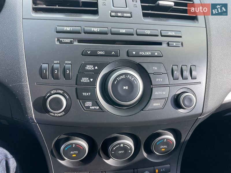 Седан Mazda 3 2012 в Днепре