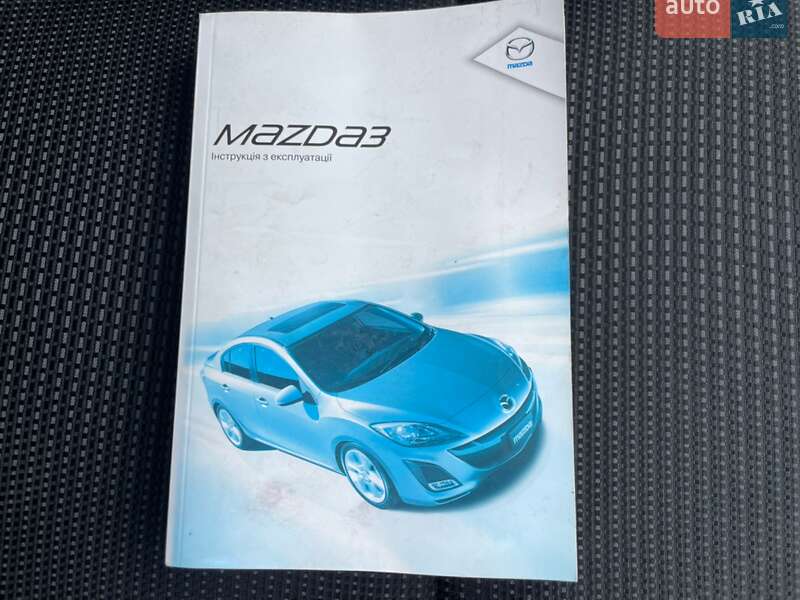 Седан Mazda 3 2012 в Днепре