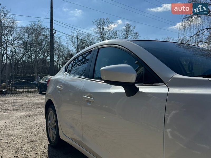 Седан Mazda 3 2015 в Одесі