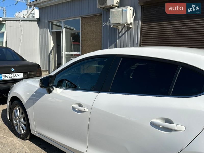 Седан Mazda 3 2015 в Одесі