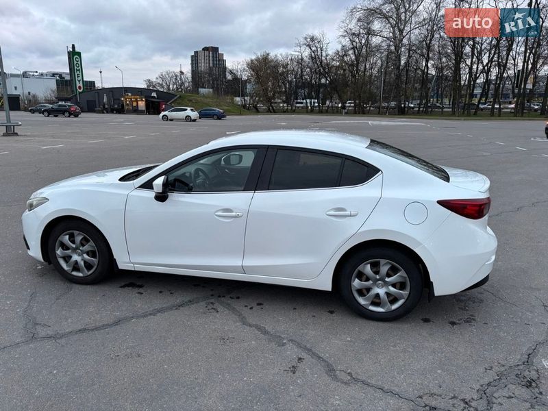 Седан Mazda 3 2015 в Києві