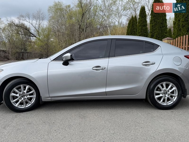 Седан Mazda 3 2016 в Днепре