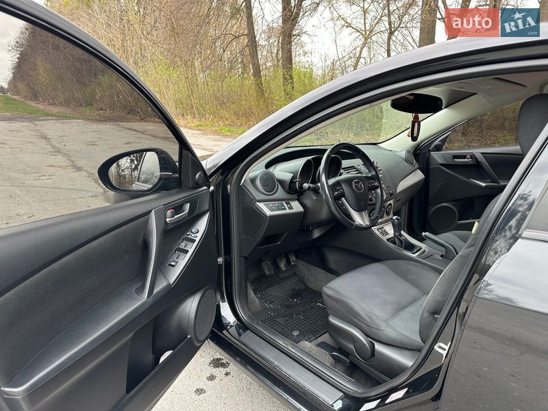 Седан Mazda 3 2010 в Корце