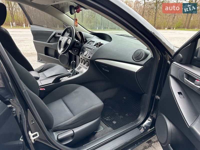 Седан Mazda 3 2010 в Корце
