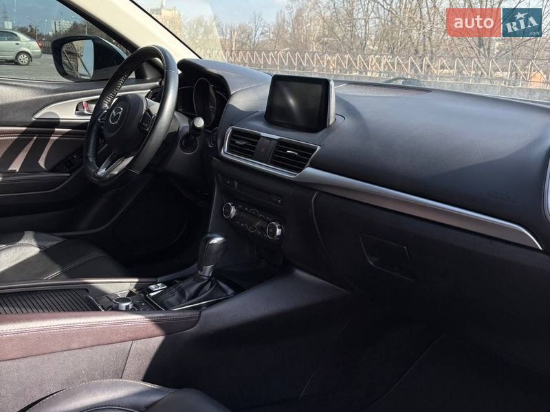 Хэтчбек Mazda 3 2017 в Харькове
