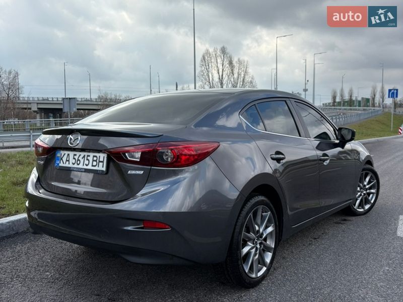 Седан Mazda 3 2017 в Києві