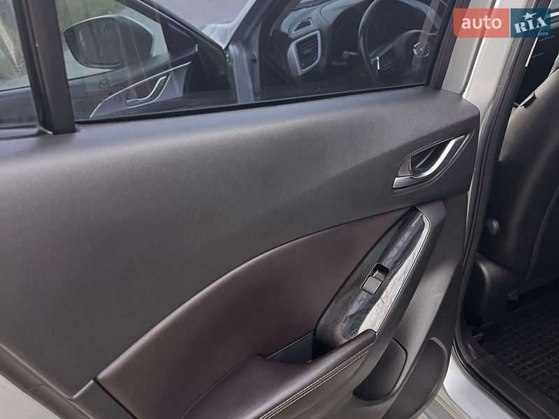 Седан Mazda 3 2016 в Запорожье