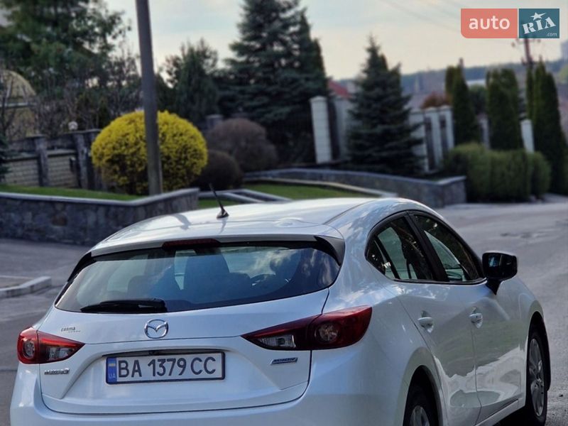 Хетчбек Mazda 3 2015 в Києві фото 4 Хетчбек Mazda 3 2015 в Києві