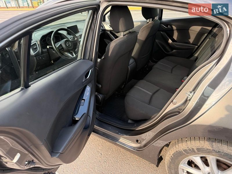 Седан Mazda 3 2017 в Харькове