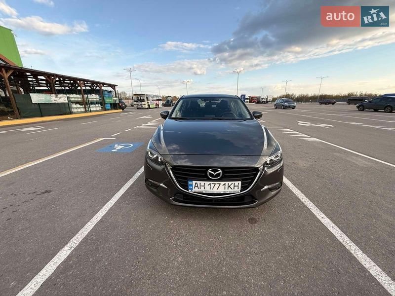 Седан Mazda 3 2017 в Харькове