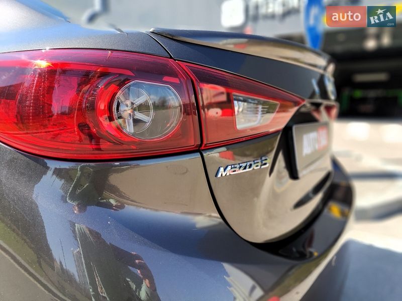 Седан Mazda 3 2017 в Киеве