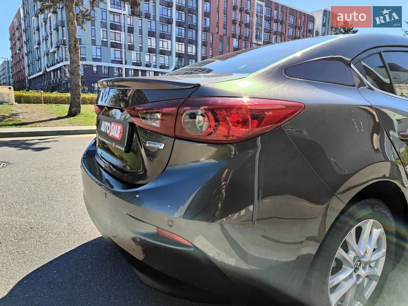 Седан Mazda 3 2017 в Киеве