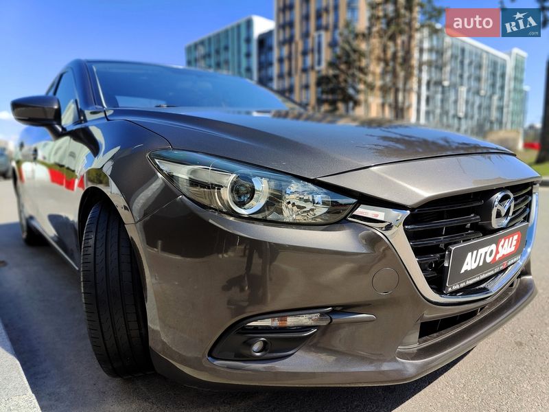 Седан Mazda 3 2017 в Киеве