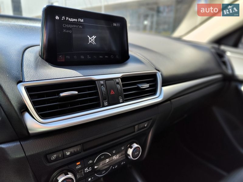 Седан Mazda 3 2017 в Киеве