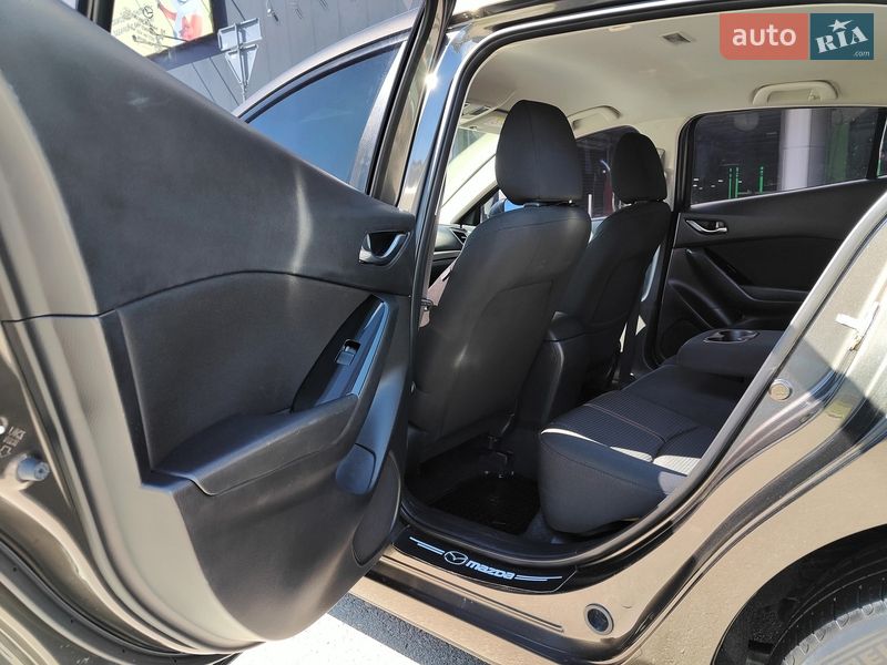 Седан Mazda 3 2017 в Киеве