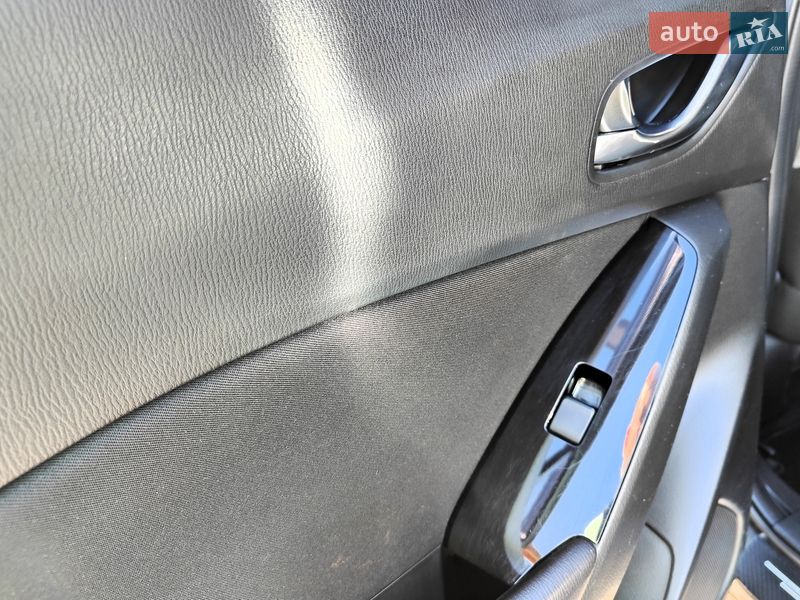 Седан Mazda 3 2017 в Киеве