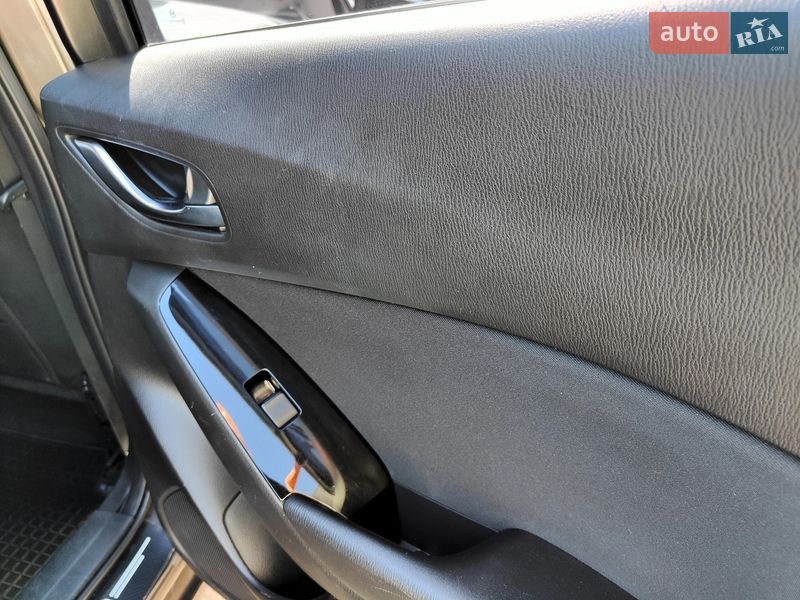 Седан Mazda 3 2017 в Киеве