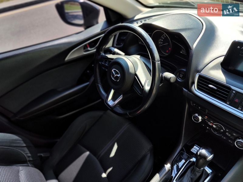 Седан Mazda 3 2017 в Киеве