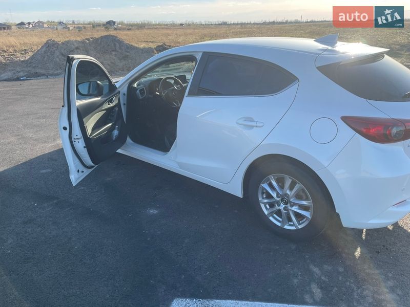 Хэтчбек Mazda 3 2016 в Киеве