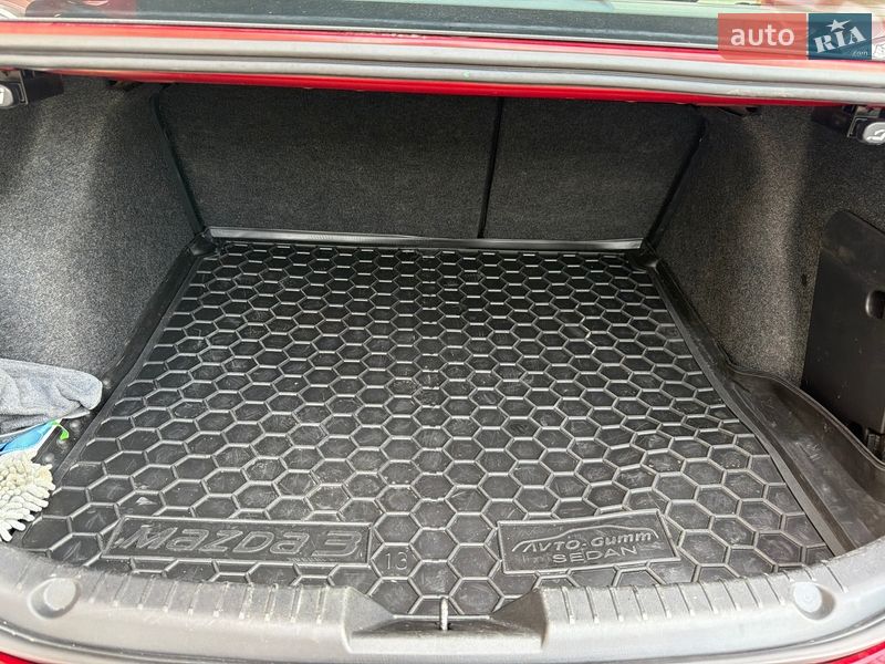 Седан Mazda 3 2014 в Киеве