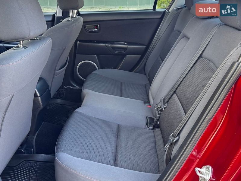 Седан Mazda 3 2008 в Черновцах