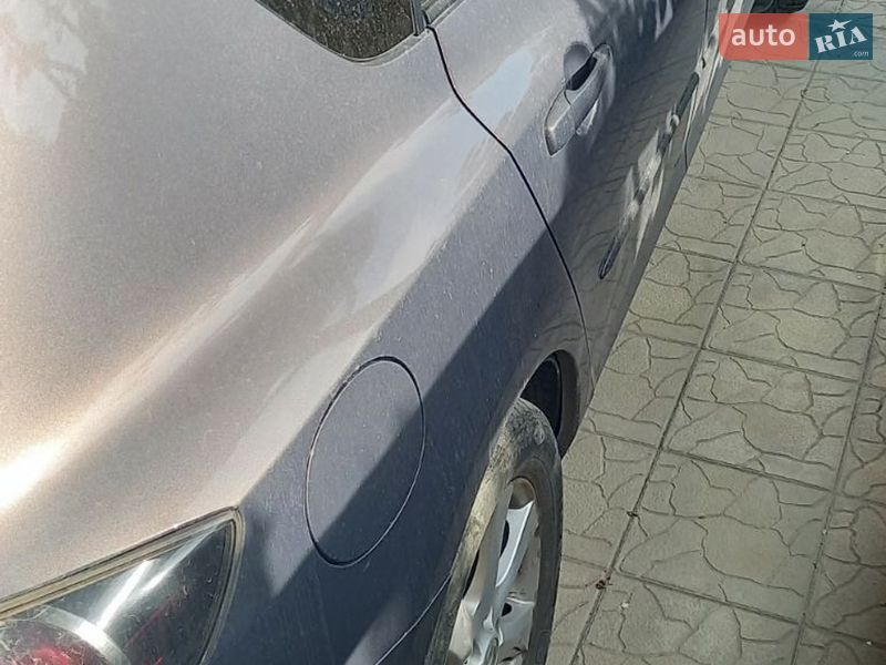 Хэтчбек Mazda 3 2006 в Ужгороде