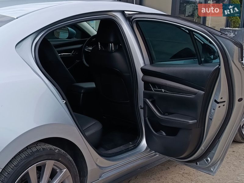 Седан Mazda 3 2019 в Луцке