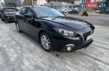 Седан Mazda 3 2015 в Киеве