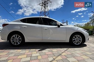 Седан Mazda 3 2016 в Стрые