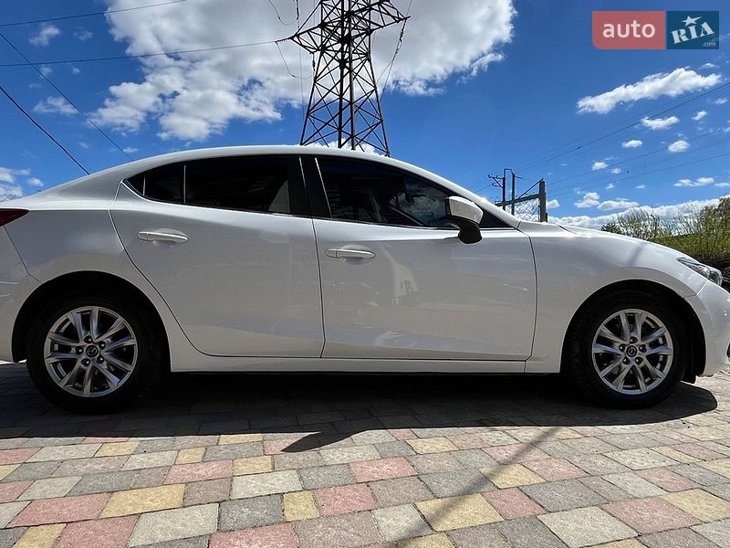 Седан Mazda 3 2016 в Стрые