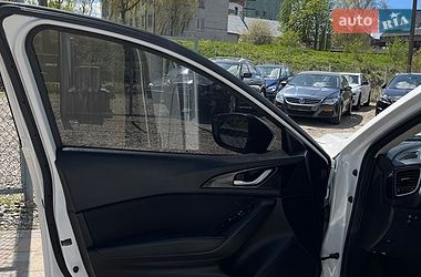 Седан Mazda 3 2016 в Стрые