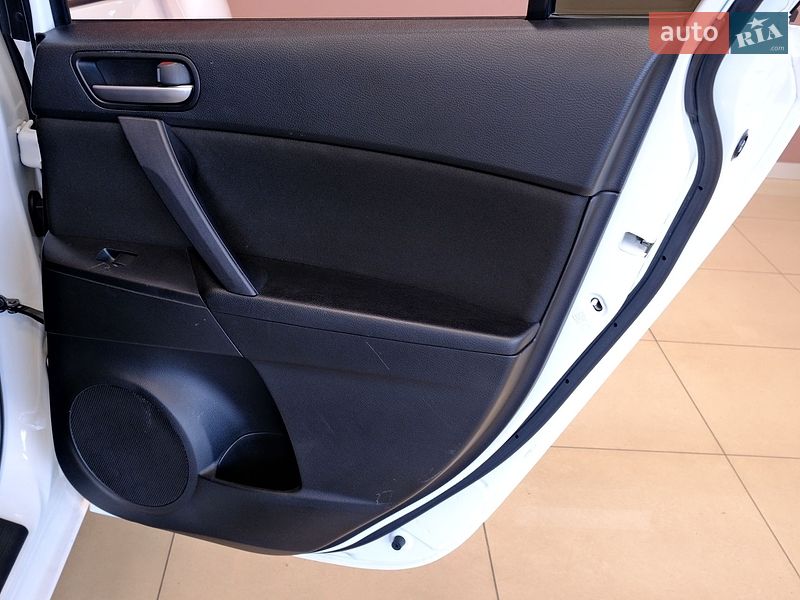 Седан Mazda 3 2012 в Одессе