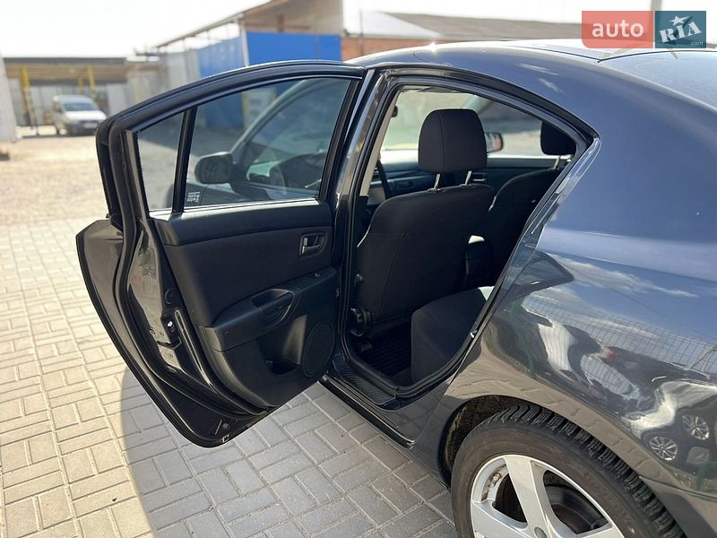 Седан Mazda 3 2005 в Ковеле