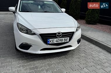 Седан Mazda 3 2015 в Дніпрі
