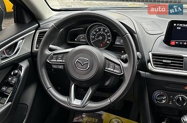 Седан Mazda 3 2017 в Ивано-Франковске