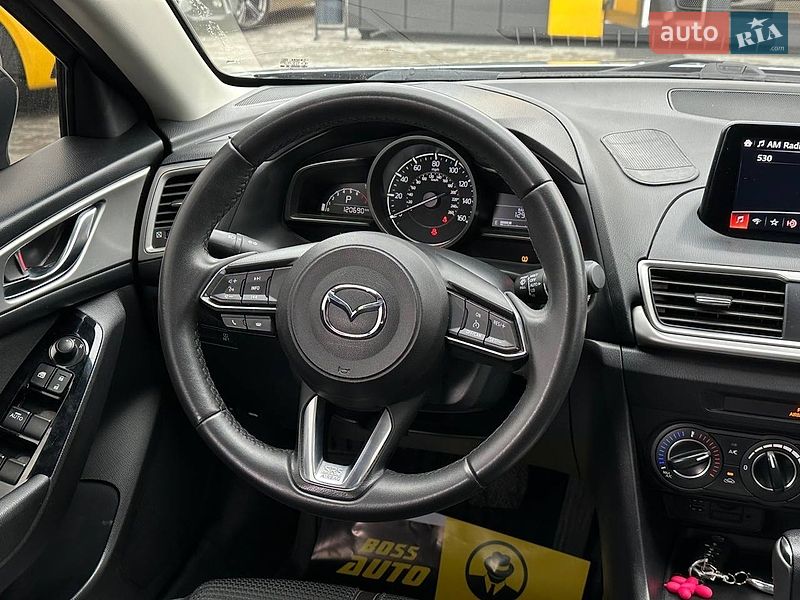 Седан Mazda 3 2017 в Ивано-Франковске