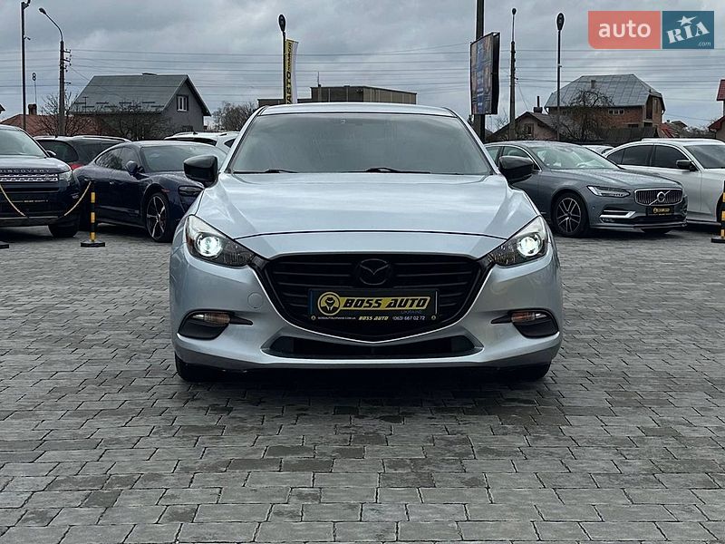 Седан Mazda 3 2017 в Ивано-Франковске