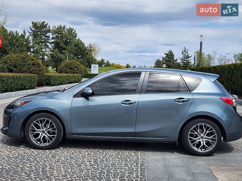 Хэтчбек Mazda 3 2013 в Днепре