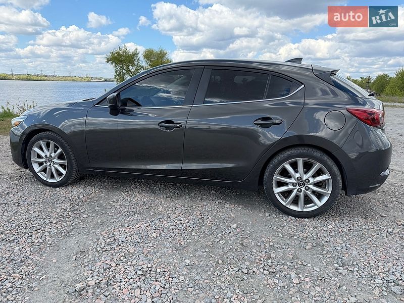 Хэтчбек Mazda 3 2017 в Днепре