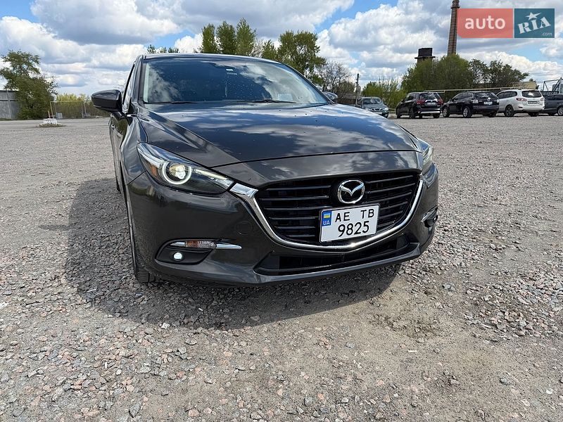 Хэтчбек Mazda 3 2017 в Днепре