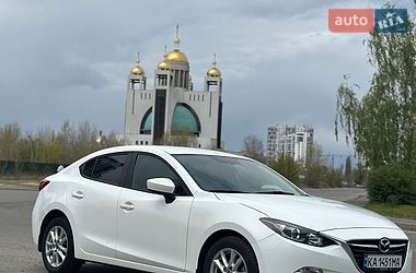Седан Mazda 3 2015 в Киеве
