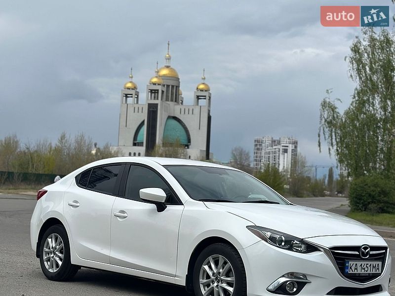 Седан Mazda 3 2015 в Киеве