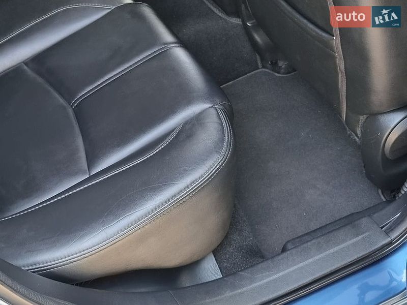 Хетчбек Mazda 3 2018 в Дніпрі фото 19 Хетчбек Mazda 3 2018 в Дніпрі