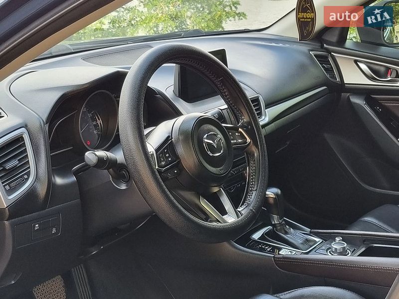 Хетчбек Mazda 3 2018 в Дніпрі фото 12 Хетчбек Mazda 3 2018 в Дніпрі
