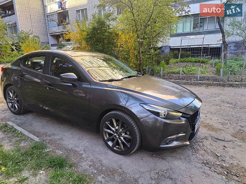 Седан Mazda 3 2018 в Львові